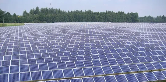 山西運(yùn)城稷山縣10KM太陽(yáng)能光伏發(fā)電項(xiàng)目，華瑞通自主研發(fā)生產(chǎn)的火災(zāi)監(jiān)控預(yù)警攝像機(jī)超常發(fā)揮